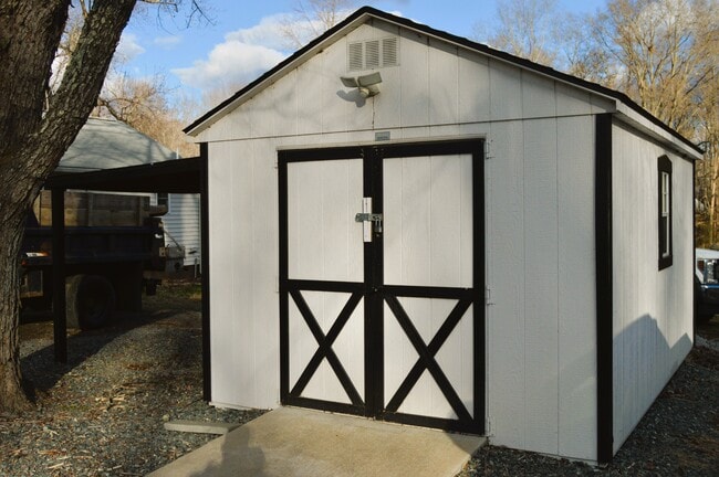 Building Photo - 1814 Mountain View Rd