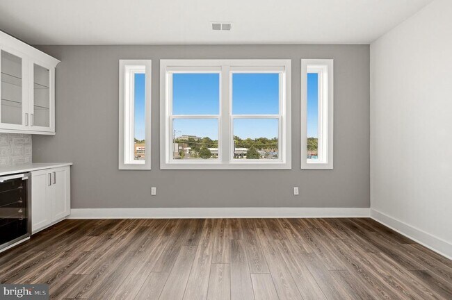Building Photo - 44824 Tiverton Sq