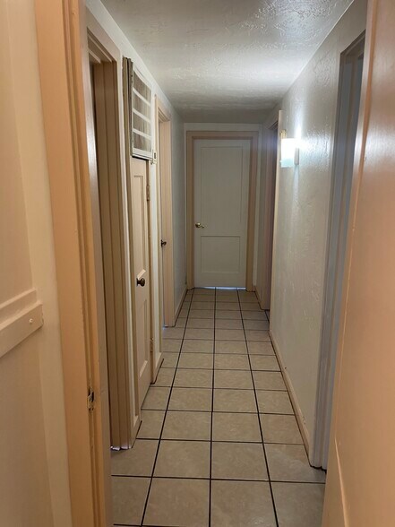 Hall from bathroom - 902 E Amelia Ave