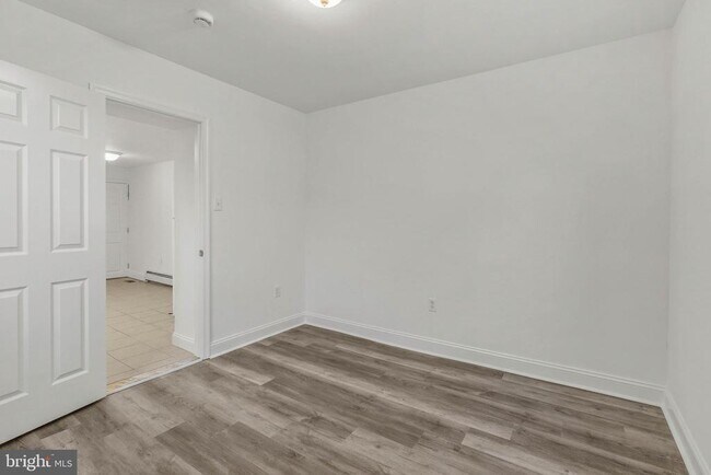 Building Photo - 1124 S 15th St