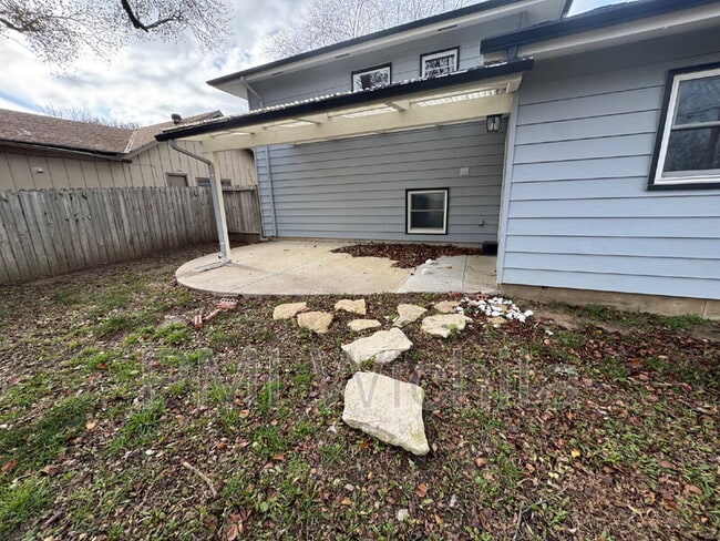 Building Photo - 1014 S Rosalie Ave