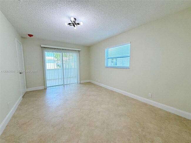 Building Photo - 8581 NW 17th St