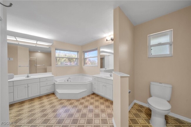 Building Photo - 2015 SE 12th St