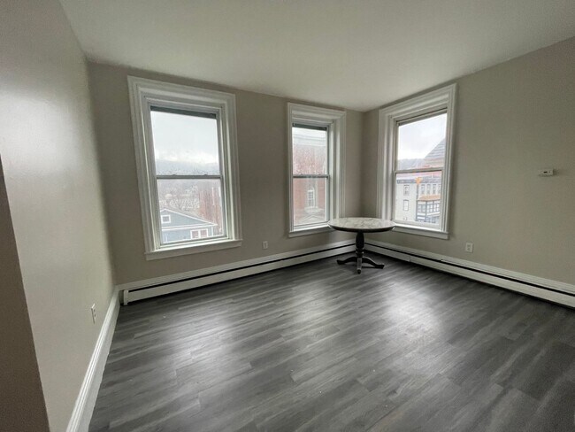 Building Photo - Bright & Spacious 2-Bedroom in Downtown Adams – $1,450/month