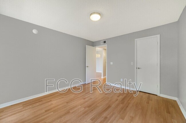 Building Photo - 5140 Conroy Rd