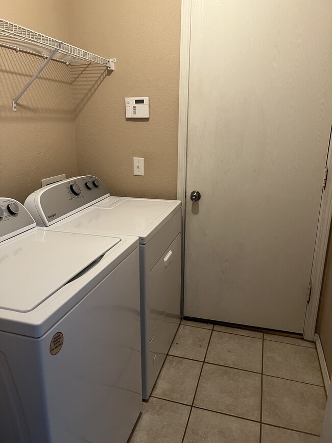 Building Photo - 9116 Snowberry Dr
