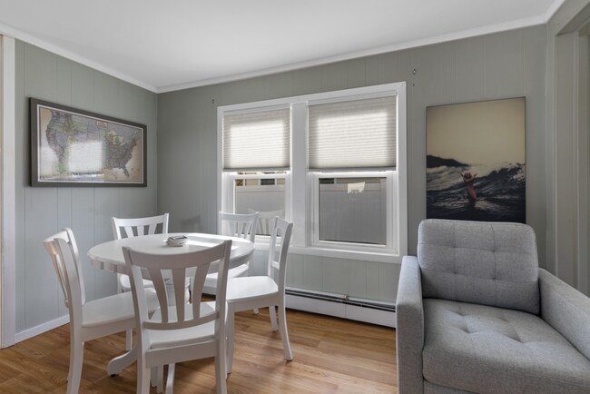Building Photo - WINTER RENTAL Fully Furnished 2 Bedroom Co...