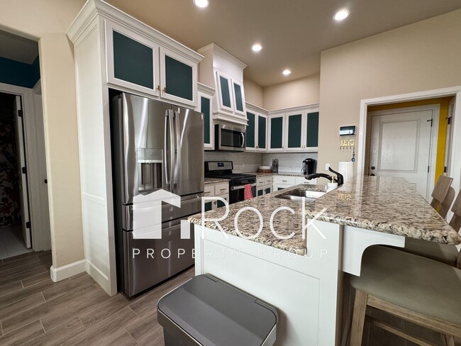 Building Photo - Beautiful 3 Bedroom Home with Study in Westmoore Area of OKC