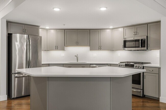 Building Photo - 150 US-1 BYP