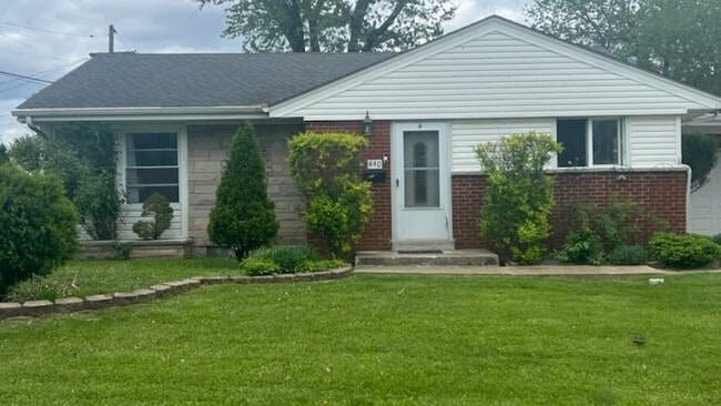 Primary Photo - 440 Huntington Ln