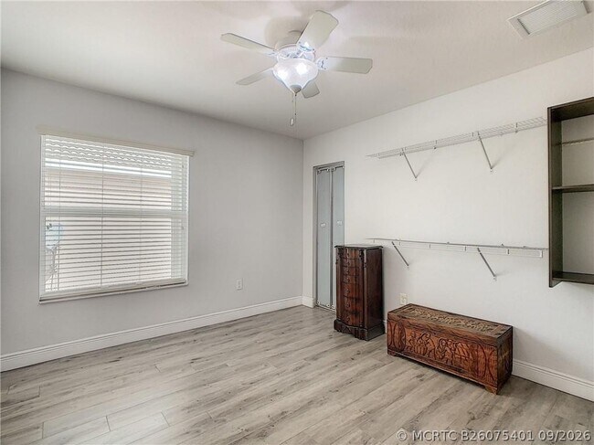 Building Photo - 4827 SW 183rd Ave
