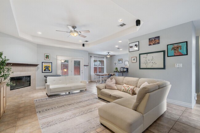 Building Photo - 210 Saddle Blanket