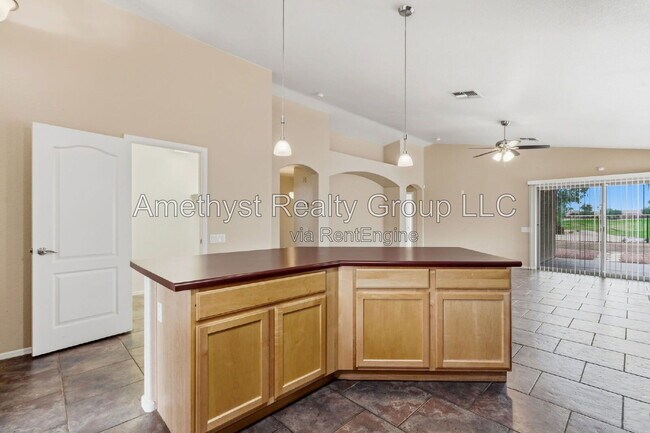 Building Photo - 6691 S 4 Peaks Pl