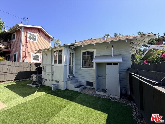 Building Photo - 1351 N McCadden Pl