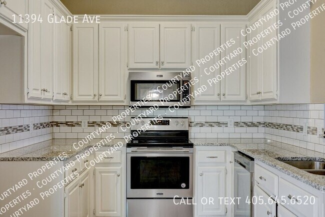 Building Photo - 11394 Glade Ave