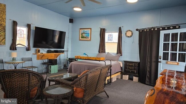 Primary Photo - 36 Shore Dr