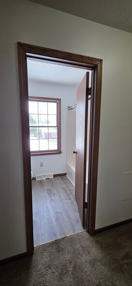 Building Photo - 5635 London Dr