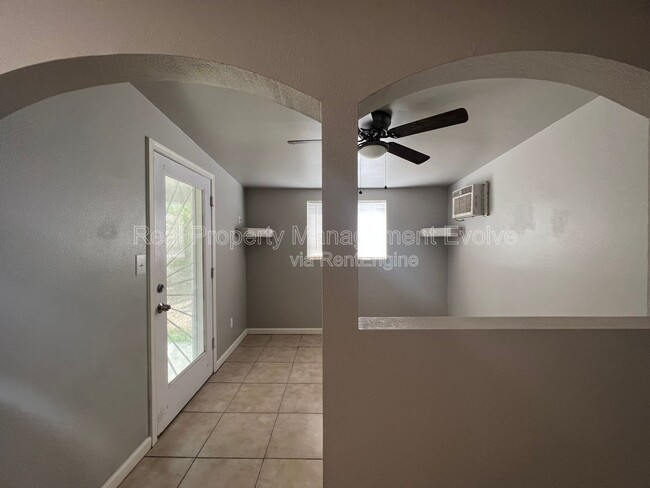 Building Photo - 6521 W Palo Verde Ave