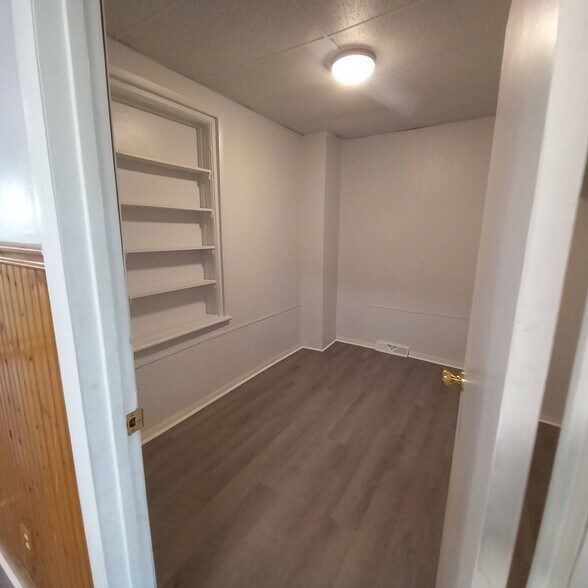 Built-in book case - 317 19th St