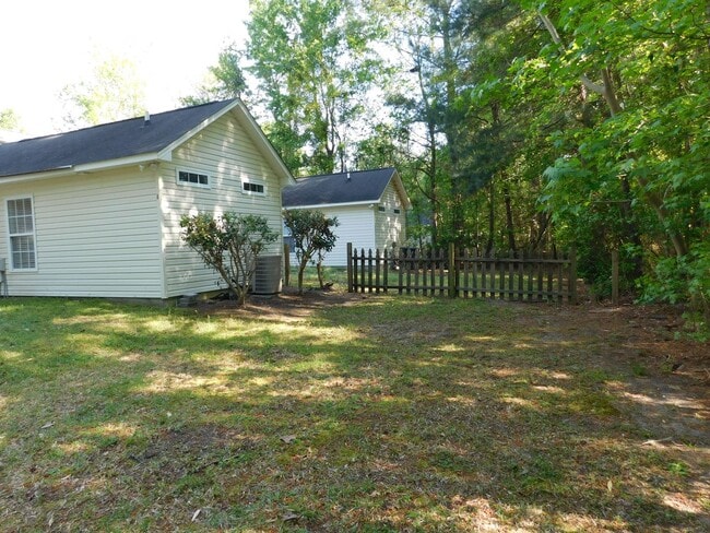 Building Photo - 208 Tobiano Dr