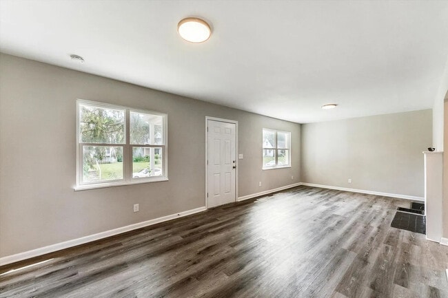 Building Photo - 1362 Clinton St