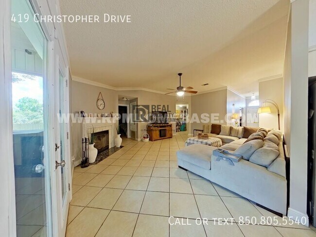 Building Photo - 419 Christopher Dr