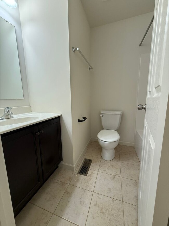 Building Photo - 136 Kestrel Ln