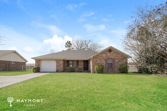 Building Photo - Spacious Brick Ranch in Hephzibah, GA