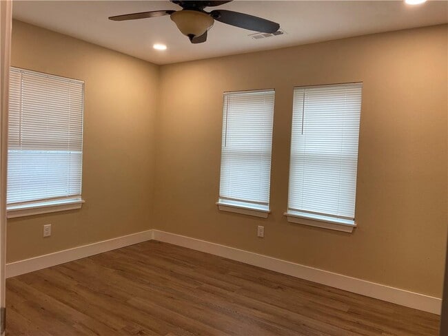 Building Photo - 4600 E Huntsville Rd