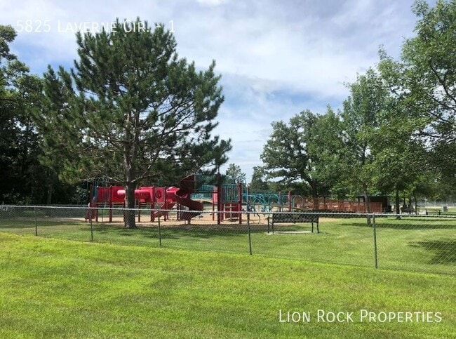 Building Photo - 5825 Laverne Cir N