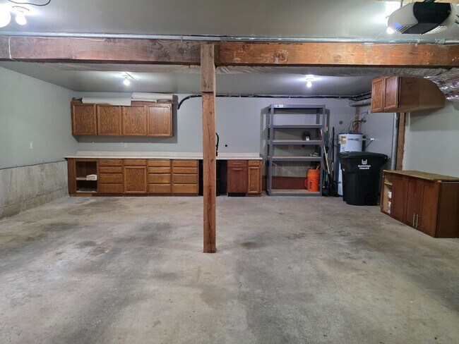 Building Photo - 4 Bedroom Poulsbo Home