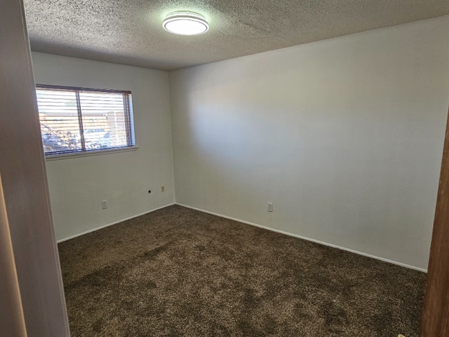 Building Photo - 1807 Camino La Canada