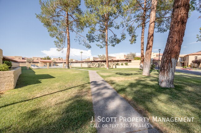 Building Photo - 8344 N 21st Dr