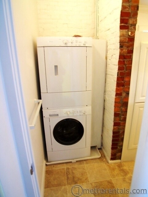 Building Photo - 654 City Park Ave