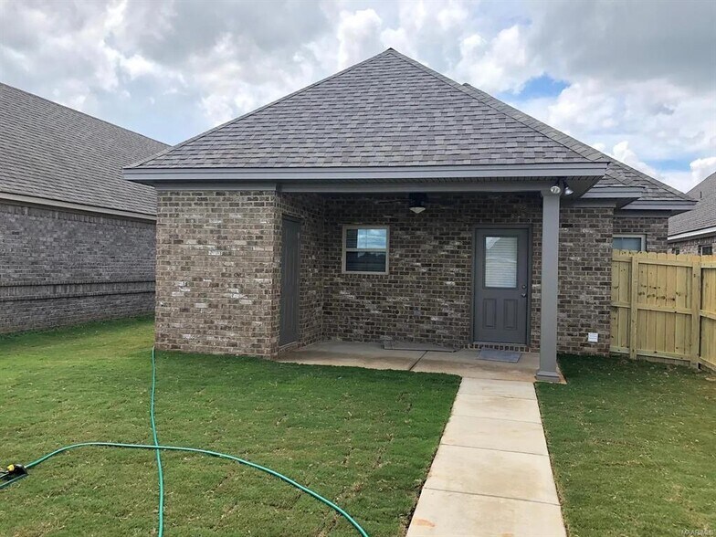 Building Photo - 8311 Faith Ln