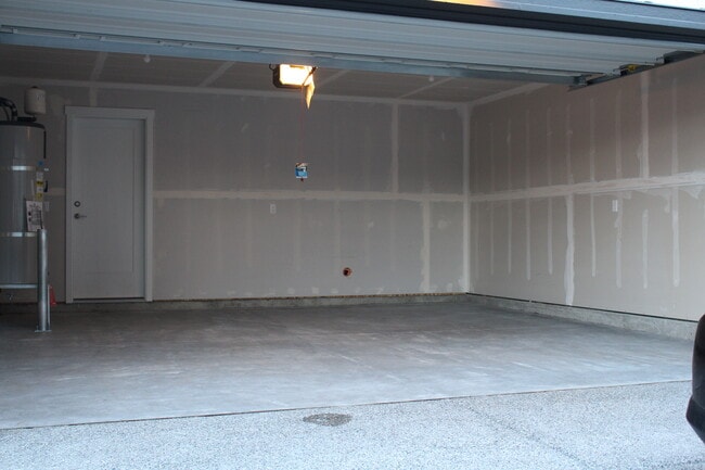 Building Photo - 10103 16th Pl SE