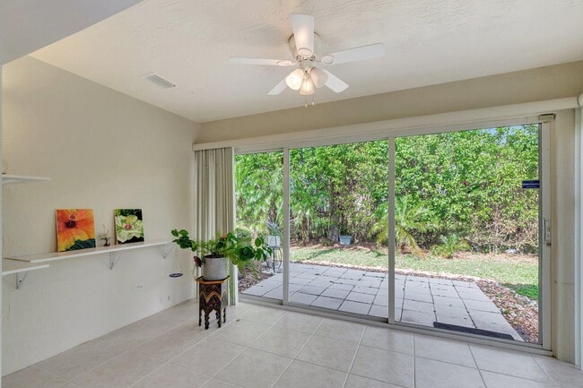 Building Photo - 14211 W La Sedona Cir