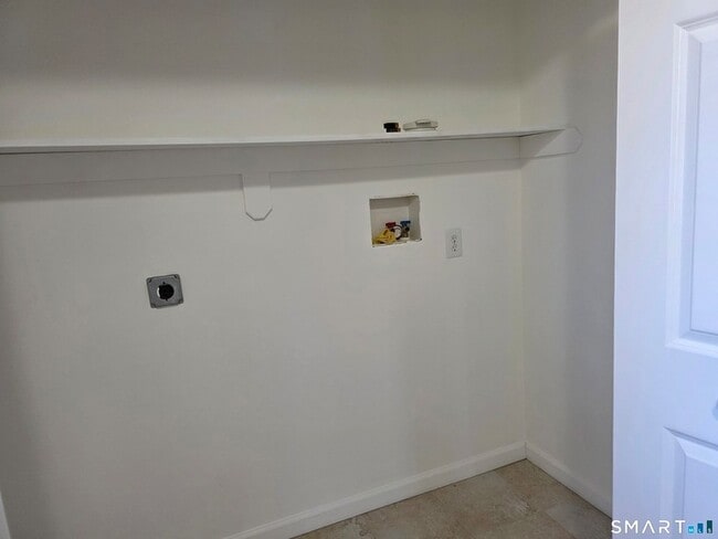 Building Photo - 148 Mathewson St