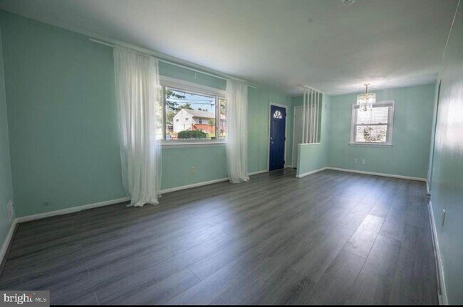 Building Photo - 5703 Kennedy St