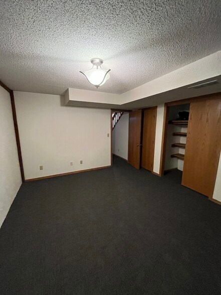 Building Photo - 101 S Rock Rd