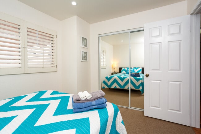 Building Photo - 718 Ensenada Ct