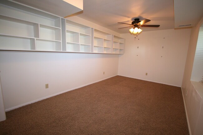 Building Photo - Wonderful 3 bedroom home close to Palmer P...