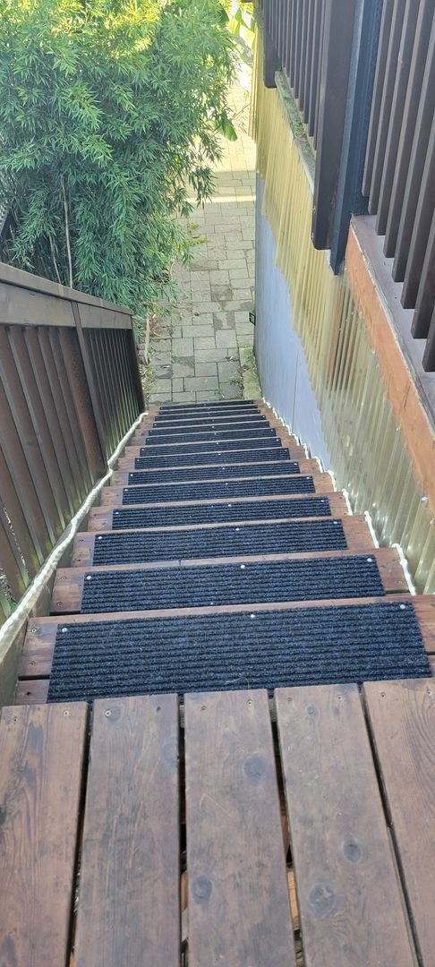 Building Photo - 125 S Ash St