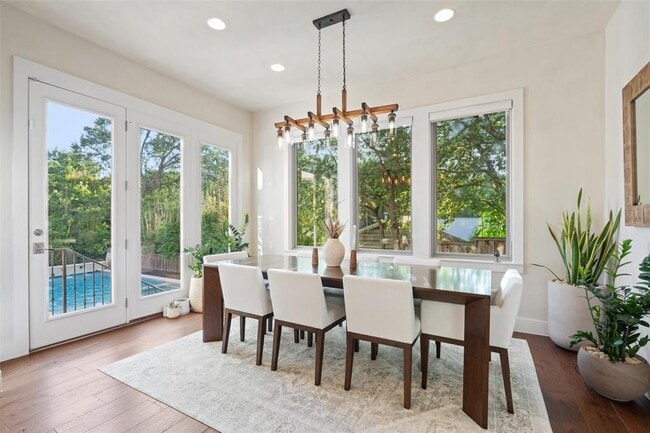 Building Photo - 1002 Meriden Ln