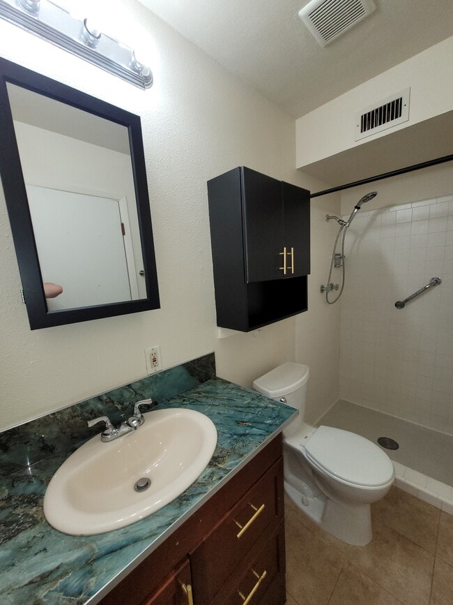 Building Photo - 3139 E Glenrosa Ave