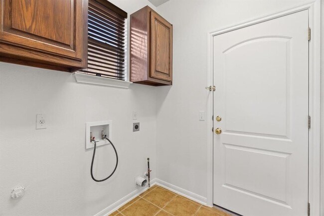 Building Photo - 209 Canterbury Dr
