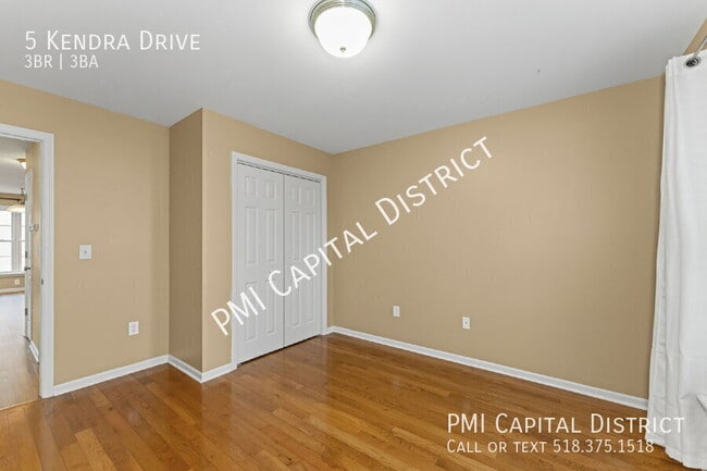 Building Photo - 5 Kendra Dr