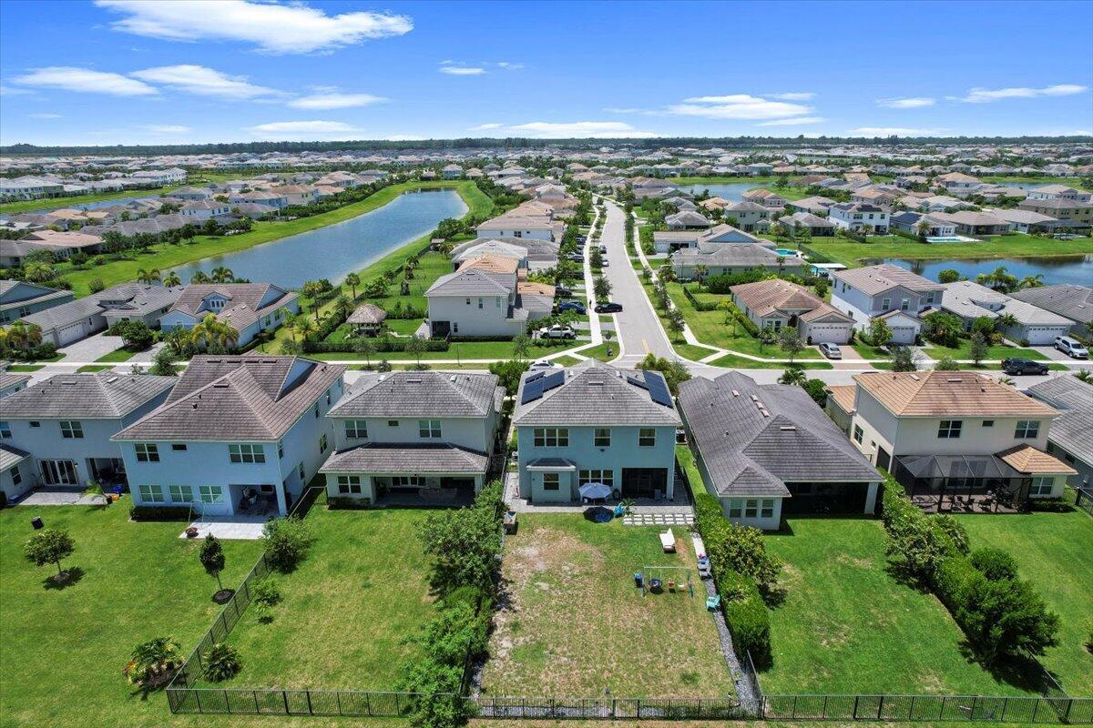 Building Photo - 15406 Goldfinch Cir