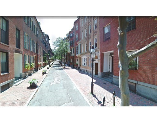 Building Photo - 15 Temple St