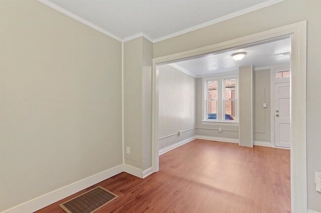 Building Photo - Charming 3 Bed, 1.5 Bath Home in York Pa!